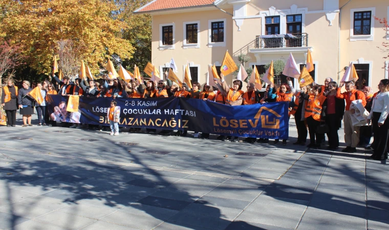 Kırklareli LÖSEV’den Farkındalık Yürüyüşü