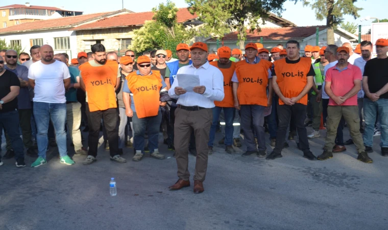 "GEÇİNEMİYORUZ, SUSMUYORUZ, GERİ ADIM ATMIYORUZ