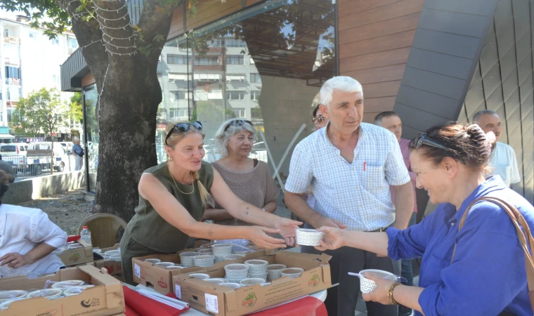Kırklareli’nde 30 Ağustos Coşkusu ve Muhtarlardan Aşure İkramı