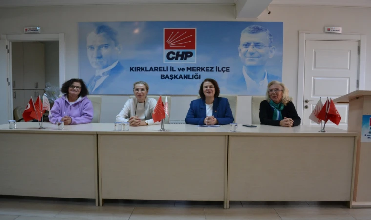 CHP ÇARŞAMBA TOPLANTISINA KADINLAR DAMGA VURDU