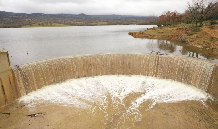*Üsküp Göleti %100 Doluluğa Ulaştı: Dolusavak Sistemi Devrede*