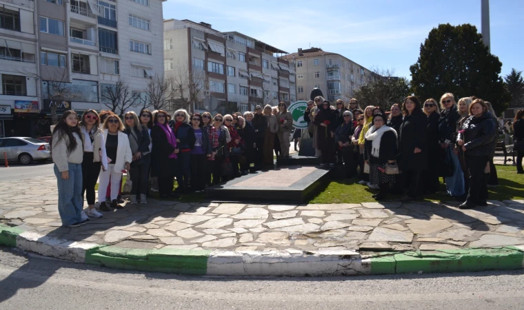 Hayatı Güzelleştiren Tüm Kadınların "8 Mart Dünya Kadınlar Günü" Kutlu Olsun