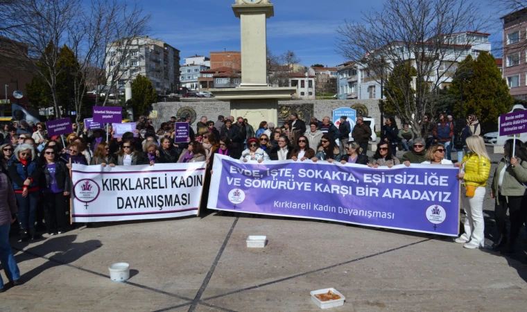 Kırklareli'de Kadınlar " Yaşam, Özgürlük" Sloganı İle Yürüdü