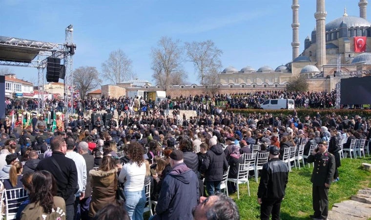 Vali Uğur Turan, Edirne Valiliğinin himayelerinde düzenlenen 26 Mart Balkan Şehitlerini Anma Günü Programı’na katıldı…