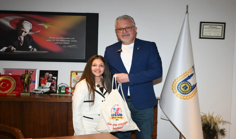 Başkanlık koltuğu minikler emanet