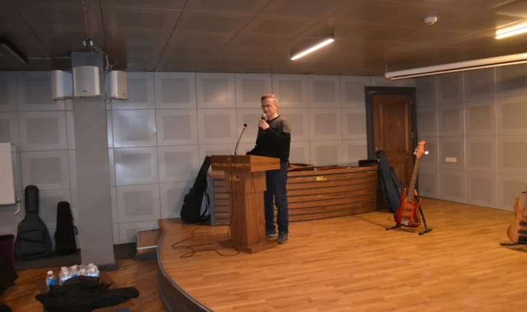 *Trakya’nın Tek Gitar Ustası Hamit Özkuşak Kırklareli’nde Yoğun İlgi Gördü*