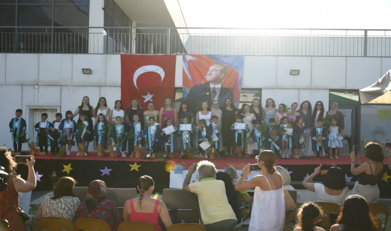 Lüleburgaz Belediyesi Kreş ve Gündüz Bakımevi mezunlarını verdi