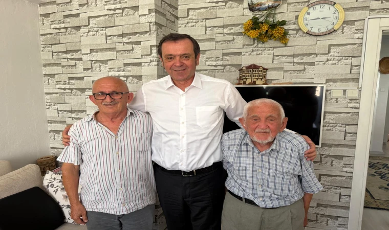 BAŞKAN ÖZALP'TEN YAŞLI VATANDAŞLARA EV ZİYARETİ