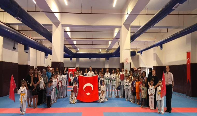 Kırklareli'nde 15 Temmuz Demokrasi ve Millî Birlik Günü Kapsamında Taekwondo Etkinliği Düzenlendi