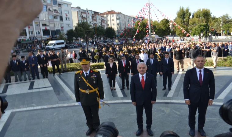 Kırklareli'nde 30 Ağustos Zafer Bayramı'nın 104. yıl dönümü, düzenlenen törenlerle coşkuyla kutlandı.