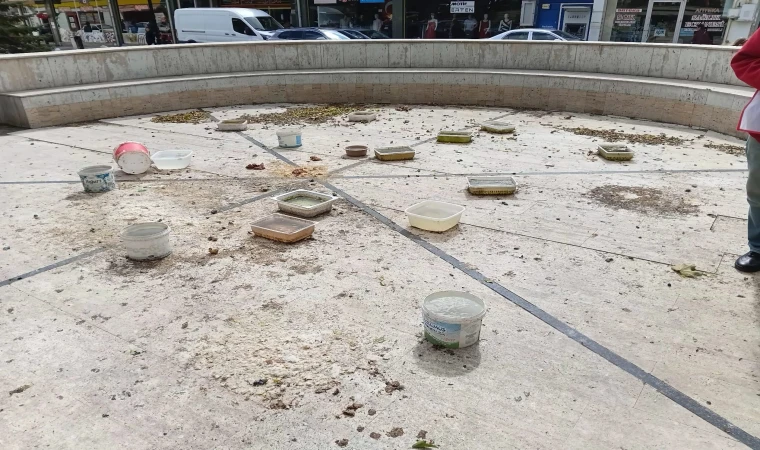 Özgürlük Parkı çevresindeki kirlilik vatandaşların tepkisini çekiyor