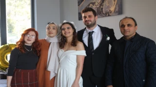 DEMİRKÖY'DE YILIN İLK NİKAHI MOTİF KAFEDE KIYILDI
