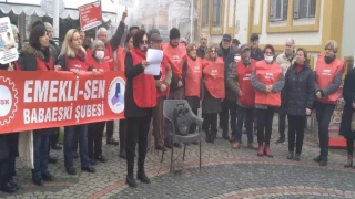 EMEKLİLERDEN ZAM PROTESTOSU