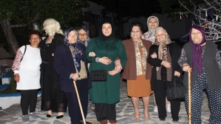 ANNELER GÖNÜLLERİNCE EĞLENDİ 