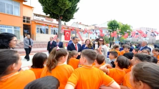 Vali Ekici İlköğretim Haftası Kutlama Programı’na katıldı