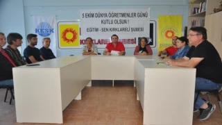EĞİTİM SEN ÖĞRETMENLER GÜNÜNÜ KUTLADI