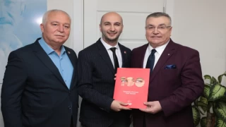 KESİMOĞLU'NDAN MİTİNG GİBİ ADAYLIK AÇIKLAMASI