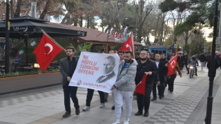 ZAFER PARTİSİ'NDEN ŞEHİTLER İÇİN YÜRÜYÜŞ