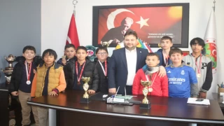 Gün, Şampiyon Güreşçileri Kabul Etti!