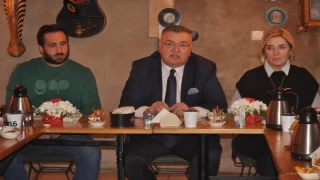 KESİMOĞLU'NDAN BASINA KAHVALTI
