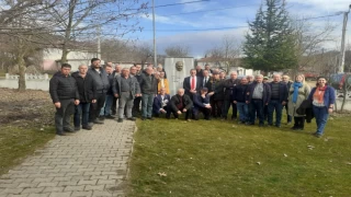 ISTRANCA KÖYLÜLERİ RES'LERE REST ÇEKTİ