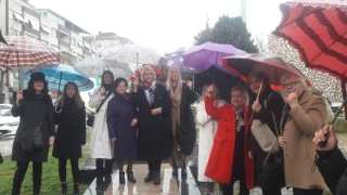 Anneler Derneği'nden 8 Mart nedeniyle Huzurevi ziyareti