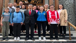 Gençlik Haftası münasebetiyle Valimiz Sayın Birol Ekici'ye ziyaret...