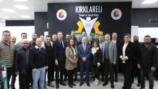 Kırklareli Valisi Uğur Turan, Kırklareli Ticaret ve Sanayi Odası’na İadei Ziyarette Bulundu