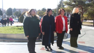 KIRKLARELİ'DE CHP Lİ KADINLAR TÜRK KADINININ SEÇME VE SEÇİLME HAKKI ELDE EDİŞİNİN YIL DÖNÜMÜNÜ KUTLADI