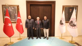 Kıyıköy Roman Dernek Başkanı, Gazeteci/Yazar Koçak ile Trabzon Dernekleri Federasyonu Başkanı Şatıroğlu'dan . Turan'a Ziyaret