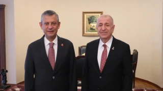 Prof. Dr. Ümit Özdağ, CHP Genel Başkanı Özgür Özel’i Ziyaret etti.