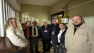 CHP Pınarhisar’dan Vefa Örneği: 24 Kasım’da Öğretmenler Evlerinde Ziyaret Edildi.