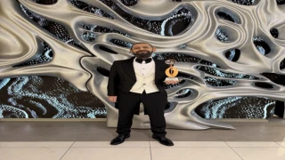 Dünyayı Dolaşarak Barışı Anlatıyor