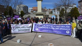 Kırklareli'de Kadınlar " Yaşam, Özgürlük" Sloganı İle Yürüdü