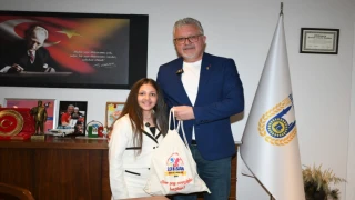 Başkanlık koltuğu minikler emanet