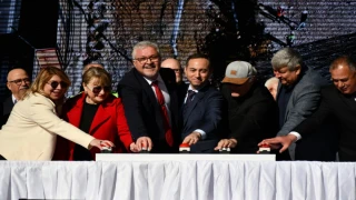 ‘Katlı Otopark ve Belediye Hizmet Ofisleri’ projesinde temel atıldı