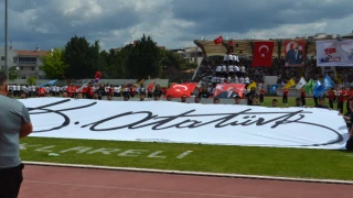 19 Mayıs Atatürk’ü Anma, Gençlik ve Spor Bayramının 107. yılı Kırklareli’nde düzenlenen törenlerle kutlandı.