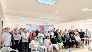 2 VEKİLİNDE KATILMADIĞI CHP BAYRAMLASMA PROGRAMI İL BAŞKANLIĞI BİNASINDA YAPILDI
