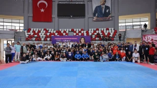 YAMANER SPOR KULÜBÜ TAEKWONDO EKİBİ TEKGENÇFEST’TE GÖZ DOLDURDU