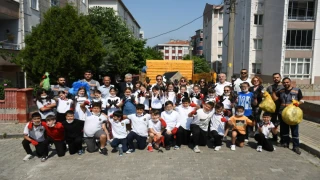 Miniklerden ‘ders’ gibi temizlik