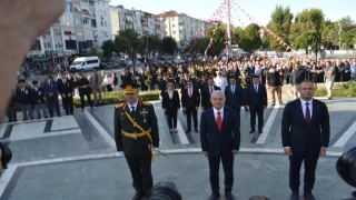 Kırklareli'nde 30 Ağustos Zafer Bayramı'nın 104. yıl dönümü, düzenlenen törenlerle coşkuyla kutlandı.